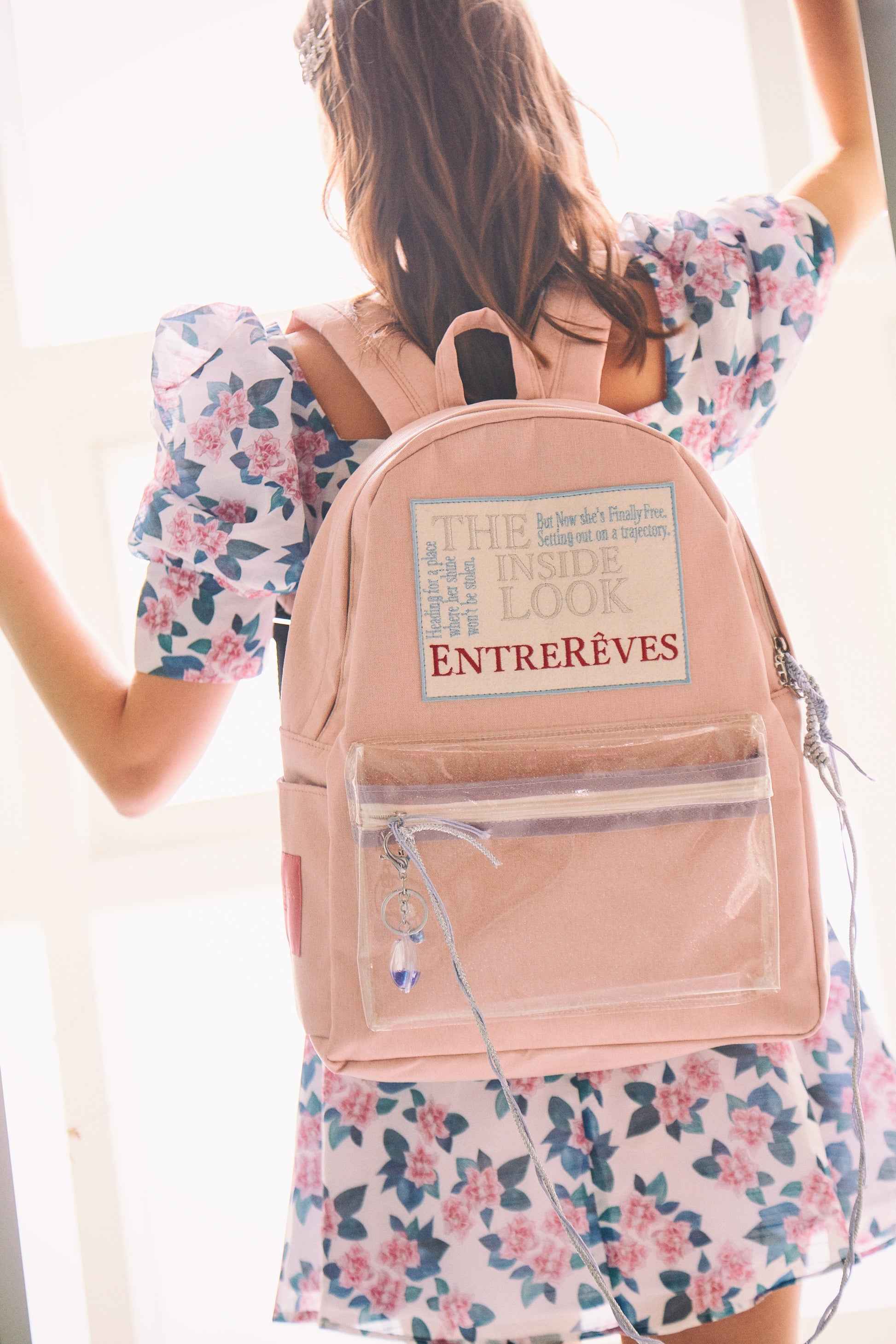 THE INSIDE LOOK - Entre Reves US