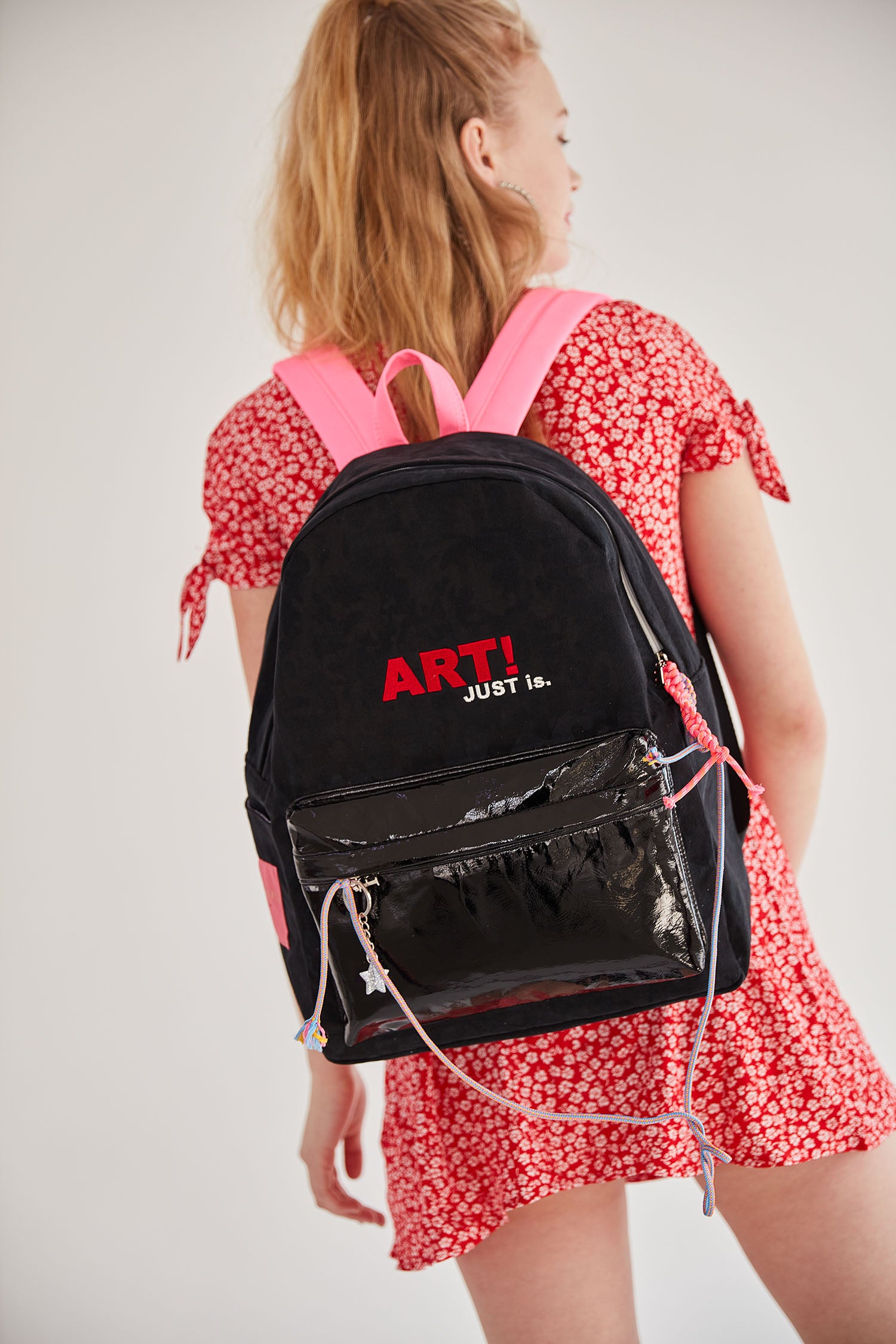 ART JUST IS - Entre Reves US