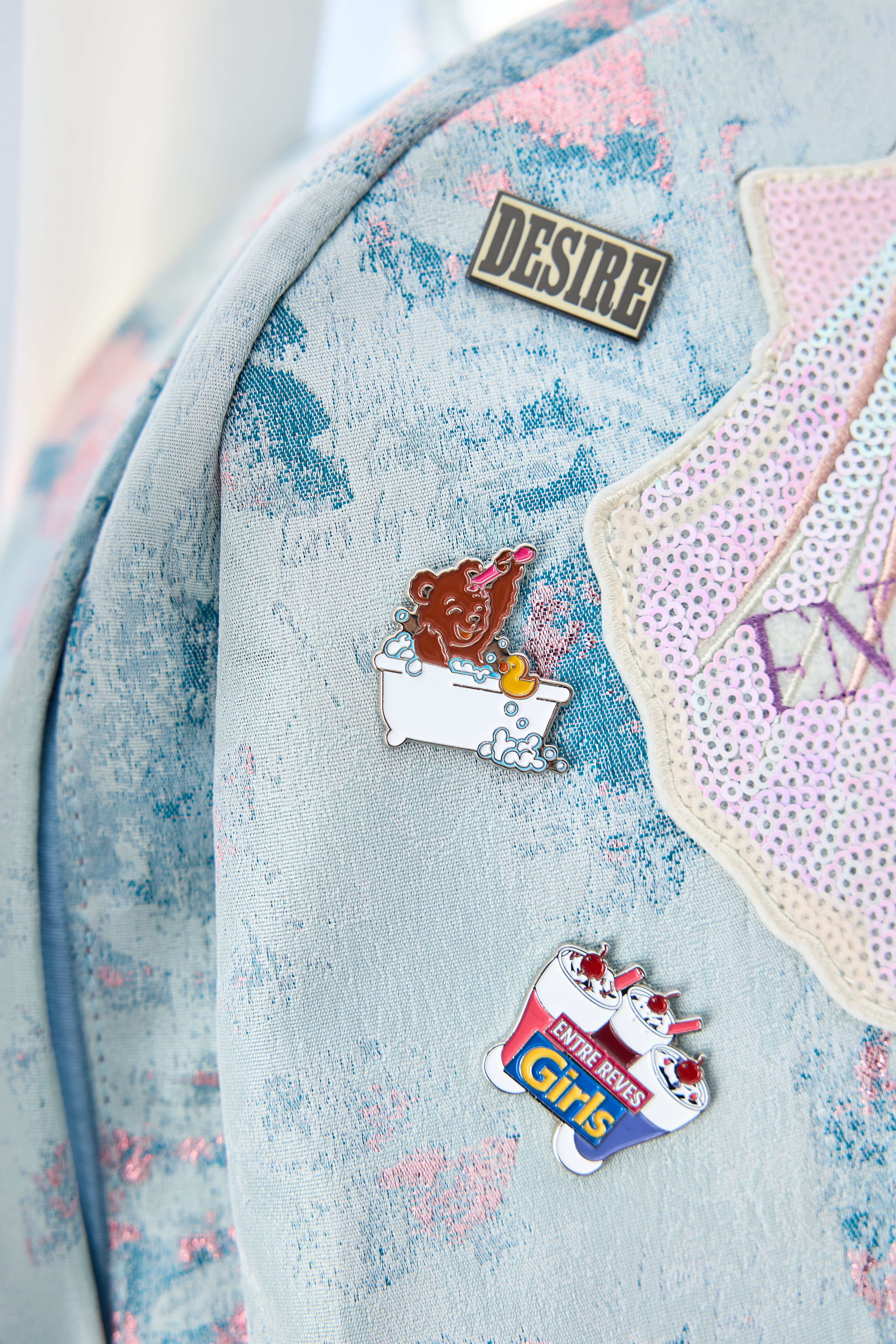 BUBBLE TEDDY BADGE