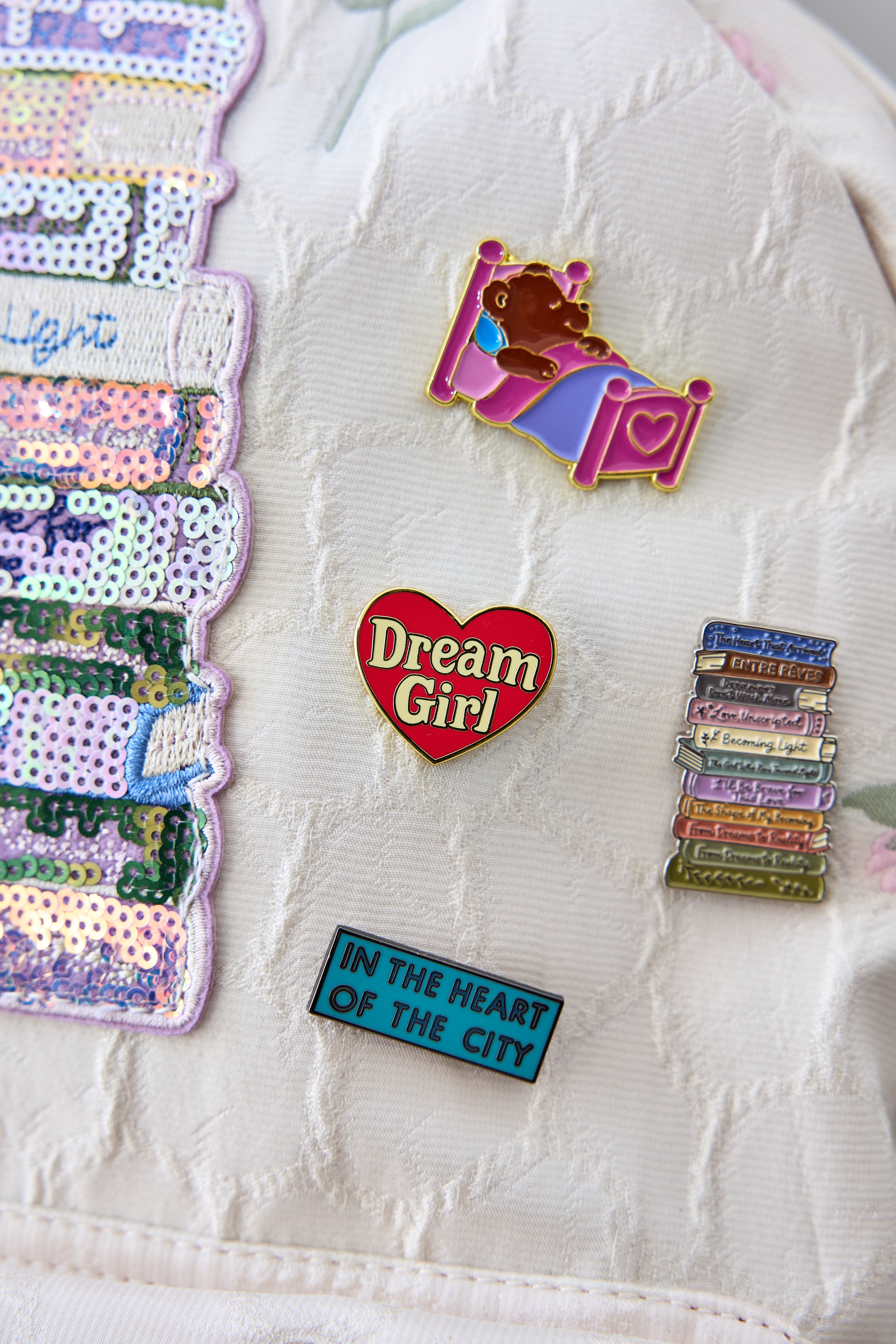 DREAM GIRL BADGE